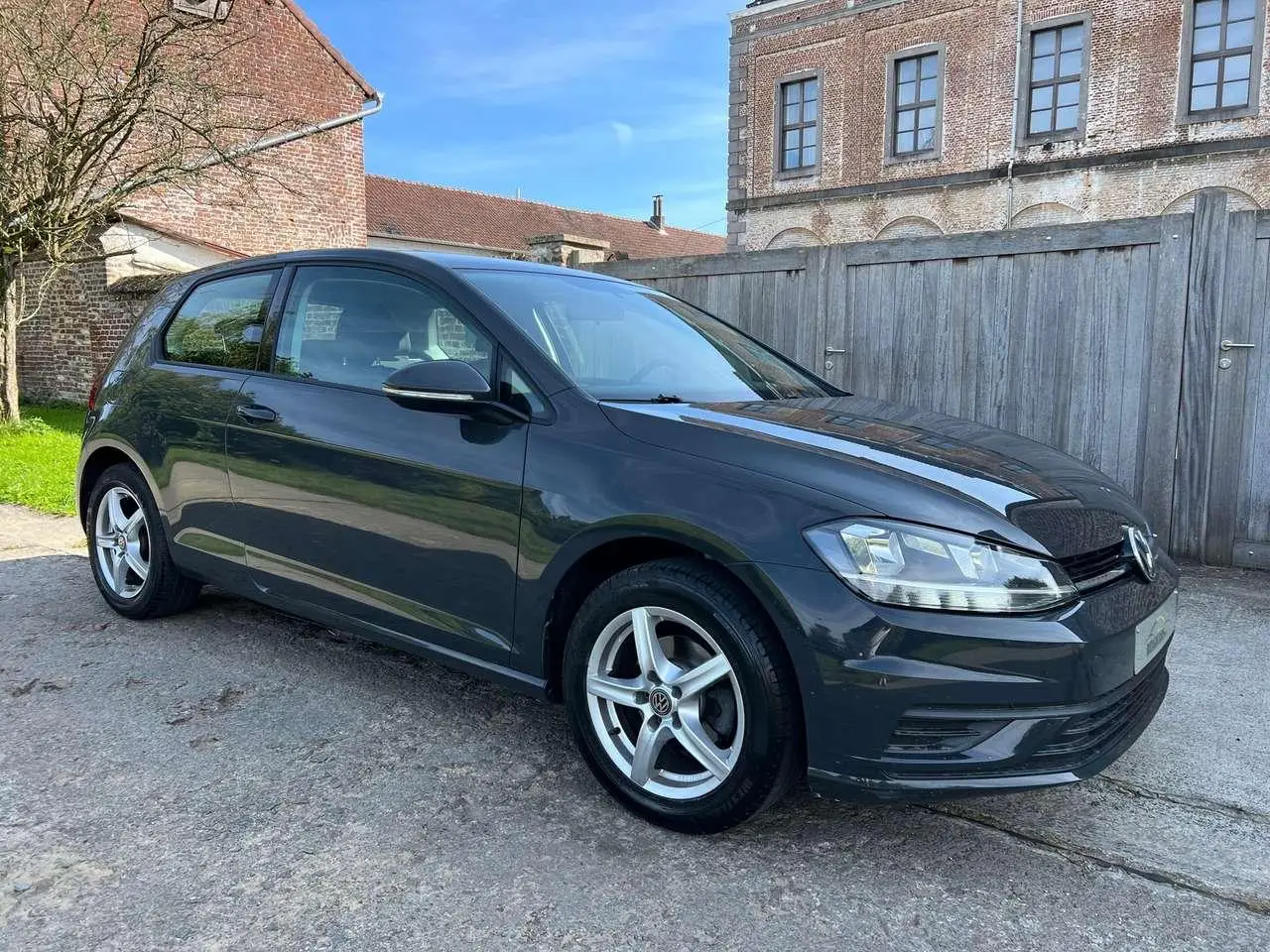 Photo 1 : Volkswagen Golf 2017 Petrol