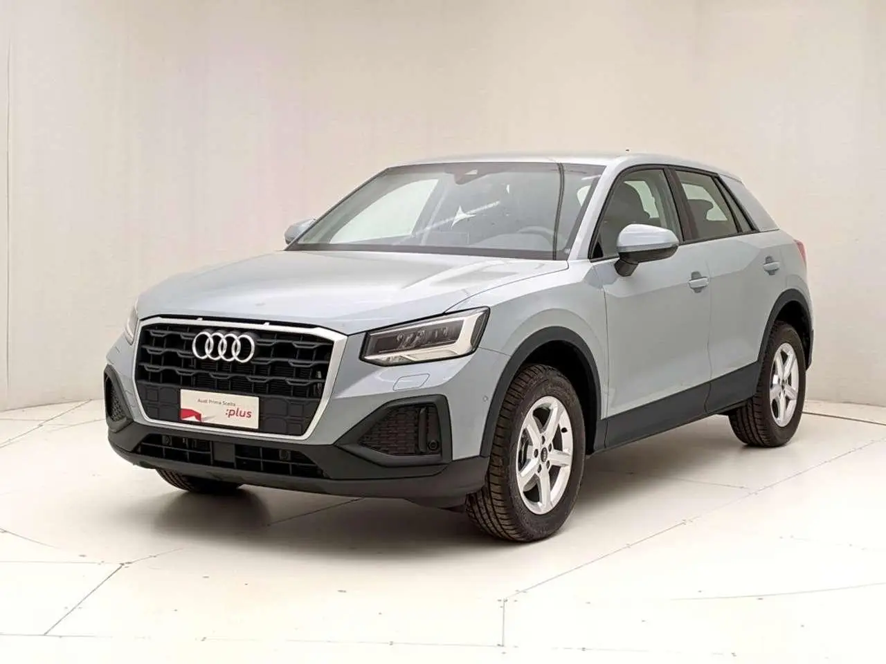 Photo 1 : Audi Q2 2024 Petrol