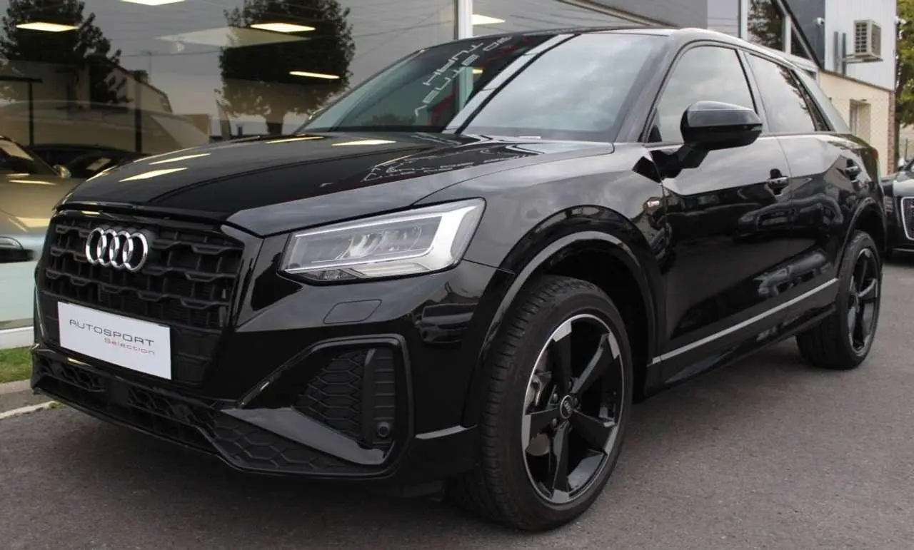 Photo 1 : Audi Q2 2023 Petrol