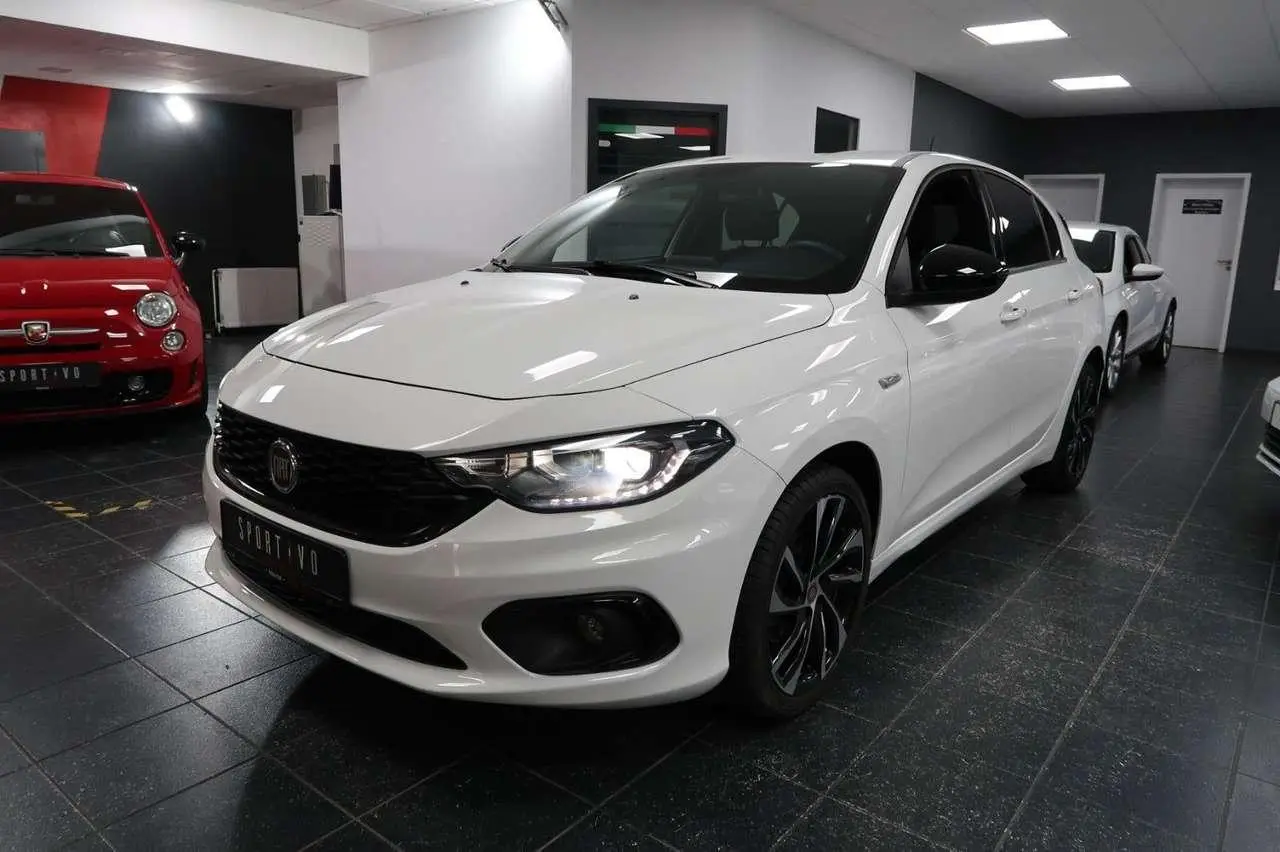 Photo 1 : Fiat Tipo 2020 Petrol