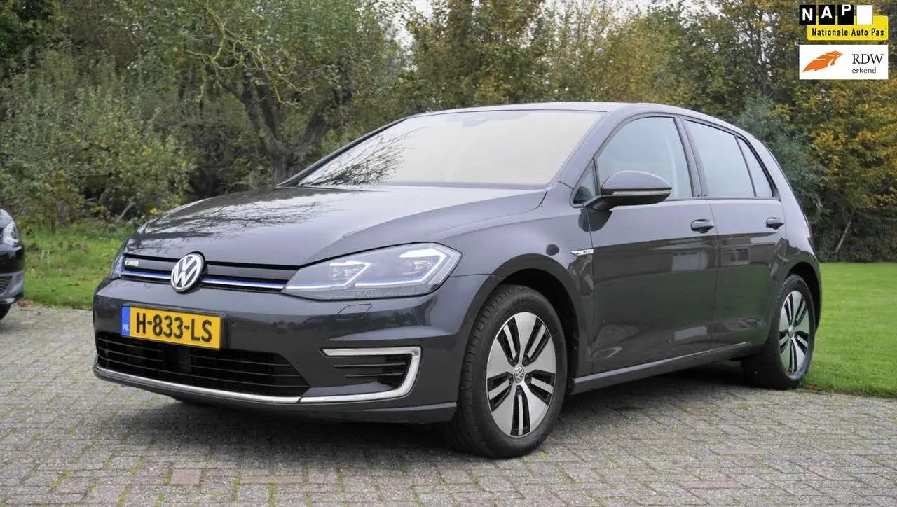 Photo 1 : Volkswagen Golf 2020 Électrique