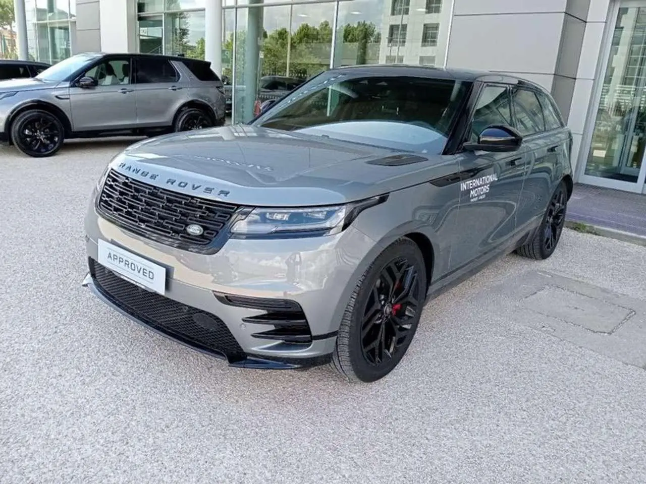 Photo 1 : Land Rover Range Rover Velar 2023 Hybrid