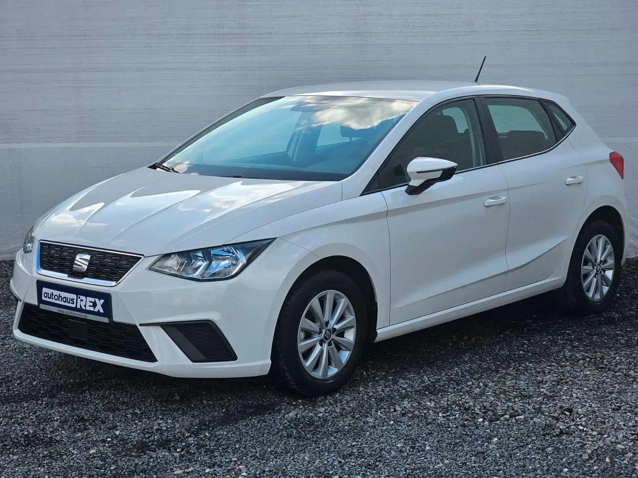 Photo 1 : Seat Ibiza 2020 Petrol