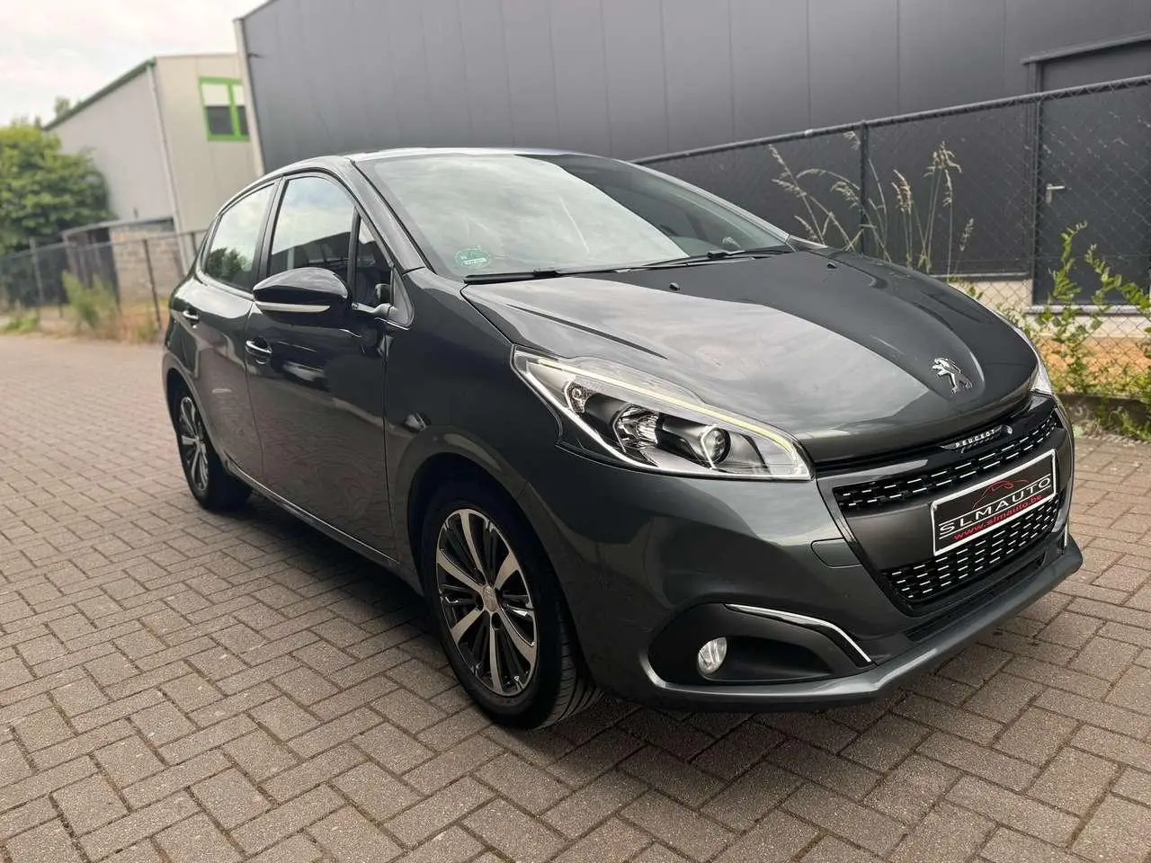 Photo 1 : Peugeot 208 2018 Petrol