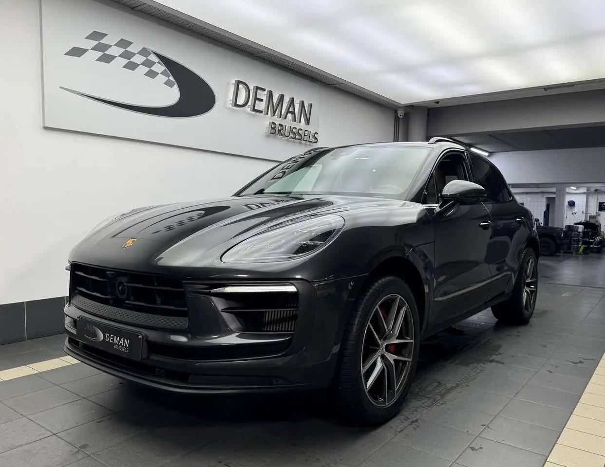 Photo 1 : Porsche Macan 2022 Petrol