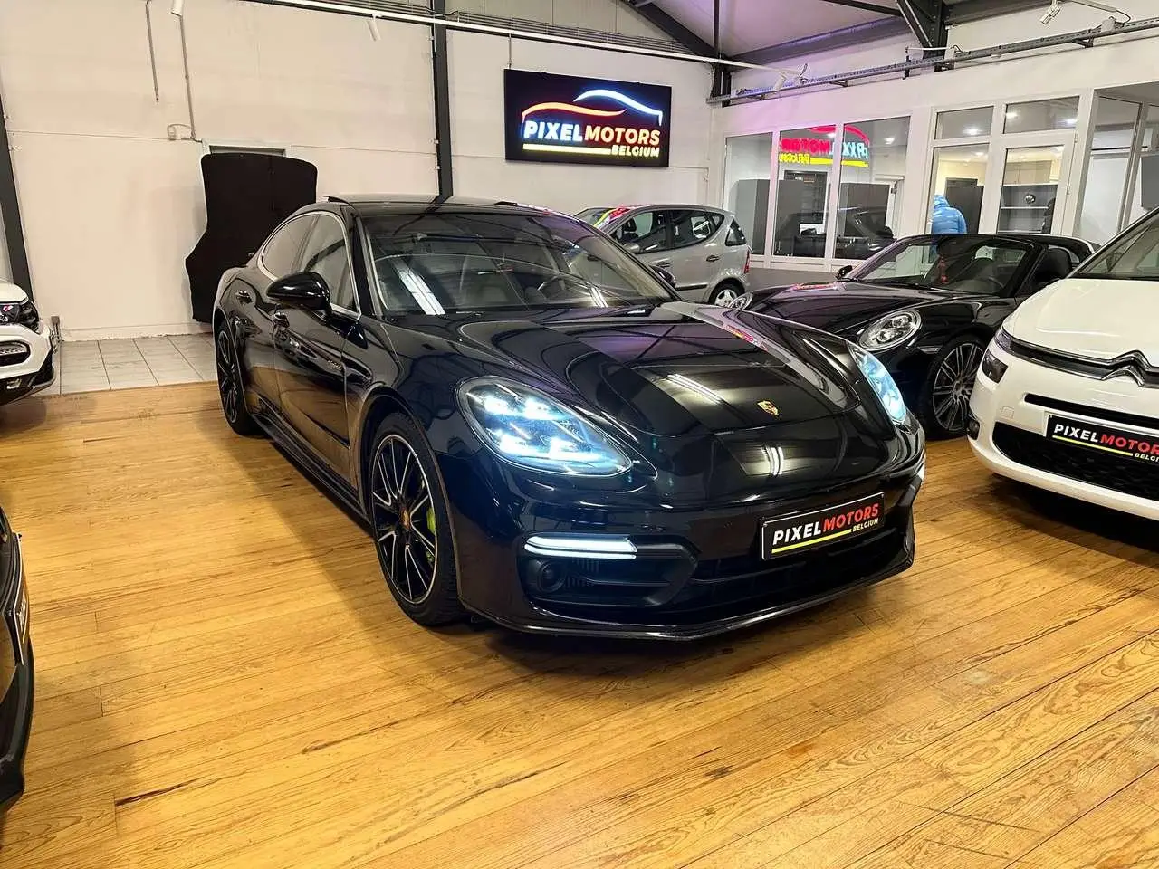 Photo 1 : Porsche Panamera 2018 Petrol