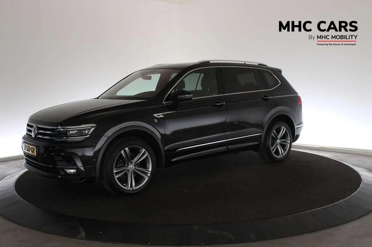 Photo 1 : Volkswagen Tiguan 2020 Essence