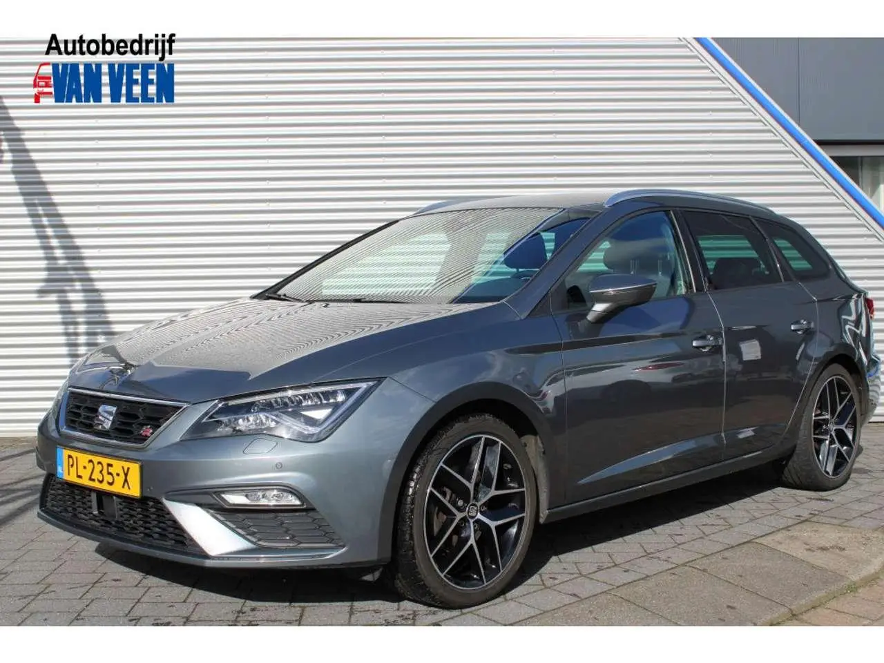 Photo 1 : Seat Leon 2017 Petrol