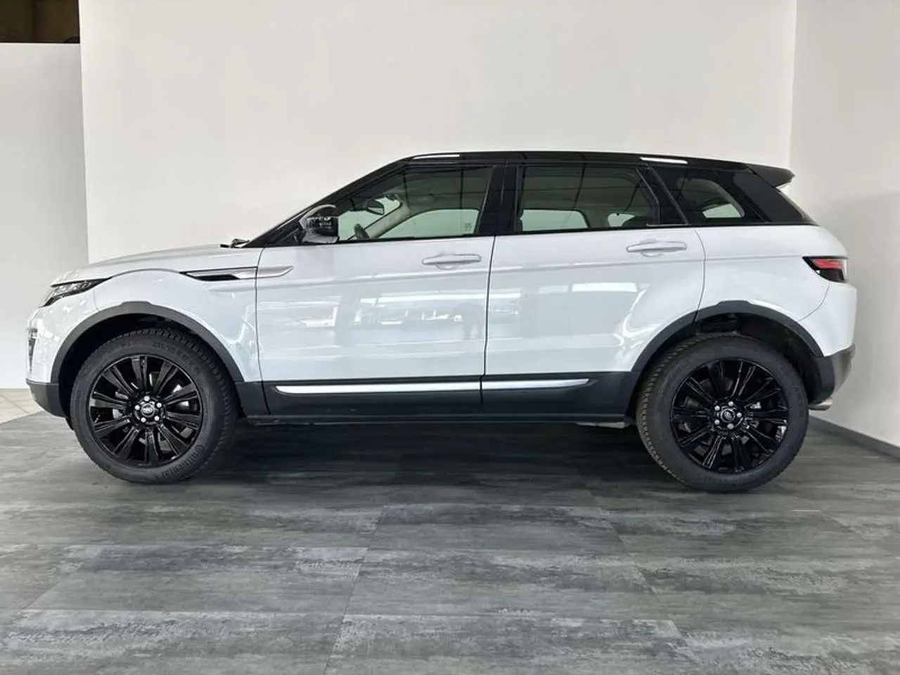 Photo 1 : Land Rover Range Rover Evoque 2017 Diesel