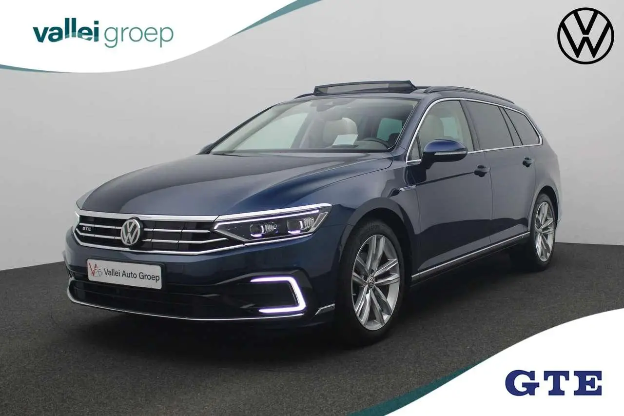 Photo 1 : Volkswagen Passat 2020 Hybride