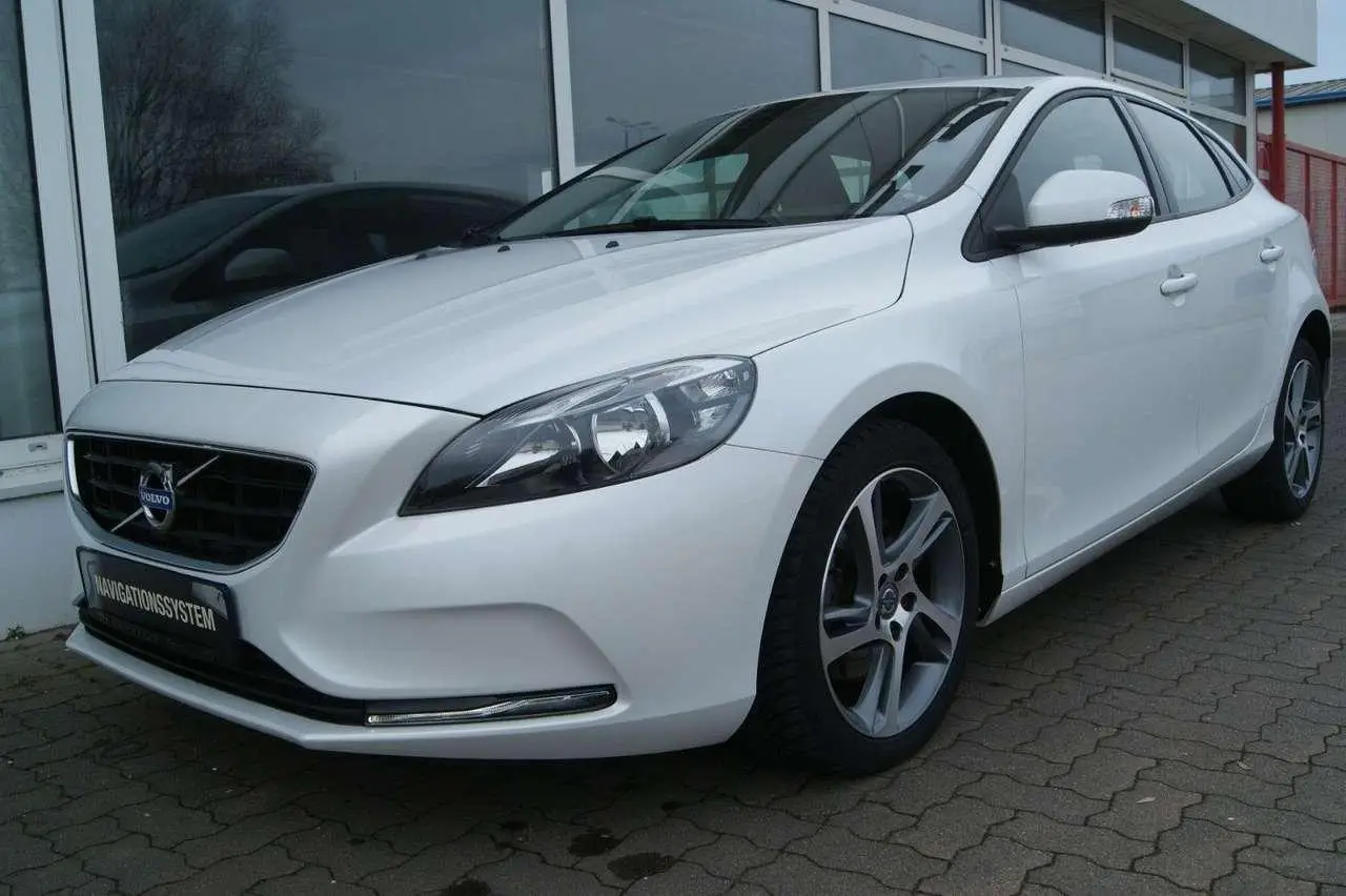 Photo 1 : Volvo V40 2015 Essence