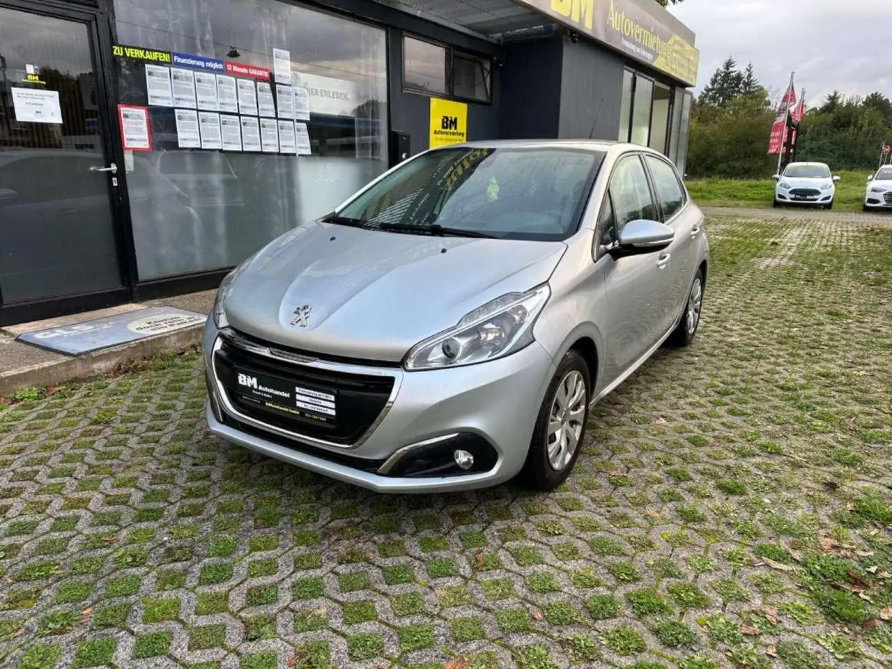 Photo 1 : Peugeot 208 2017 Essence