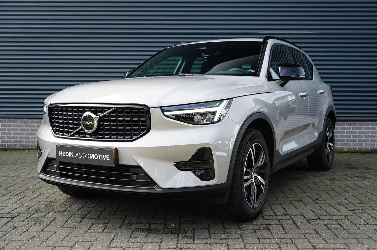 Photo 1 : Volvo Xc40 2024 Hybride