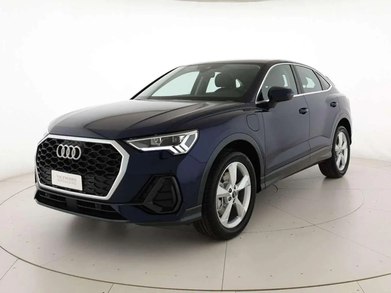 Photo 1 : Audi Q3 2024 Hybride