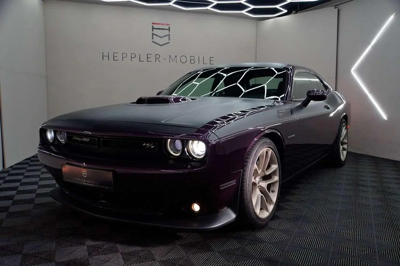 Photo 1 : Dodge Challenger 2020 Essence