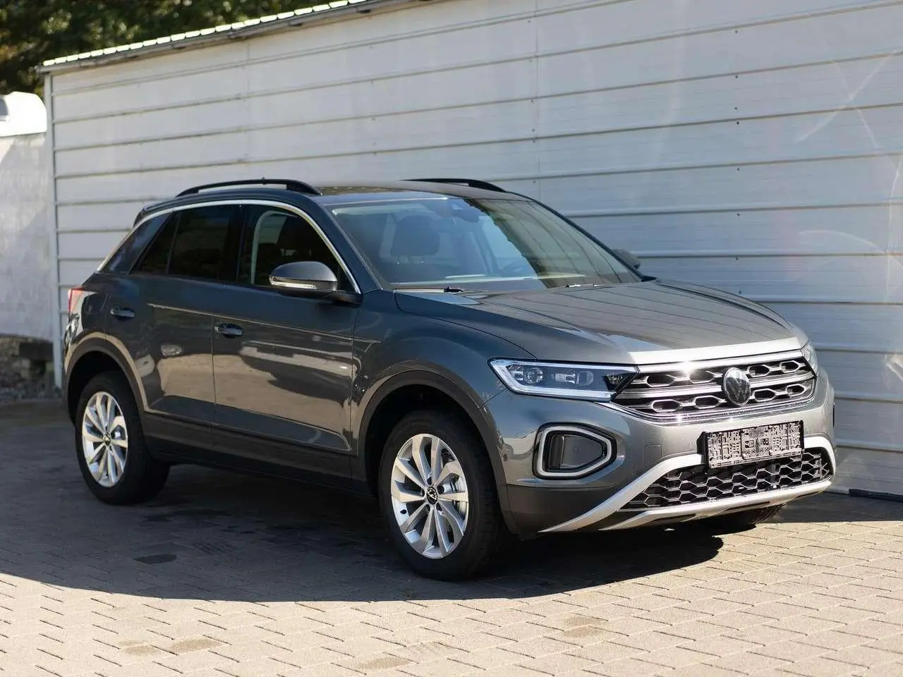 Photo 1 : Volkswagen T-roc 2024 Petrol