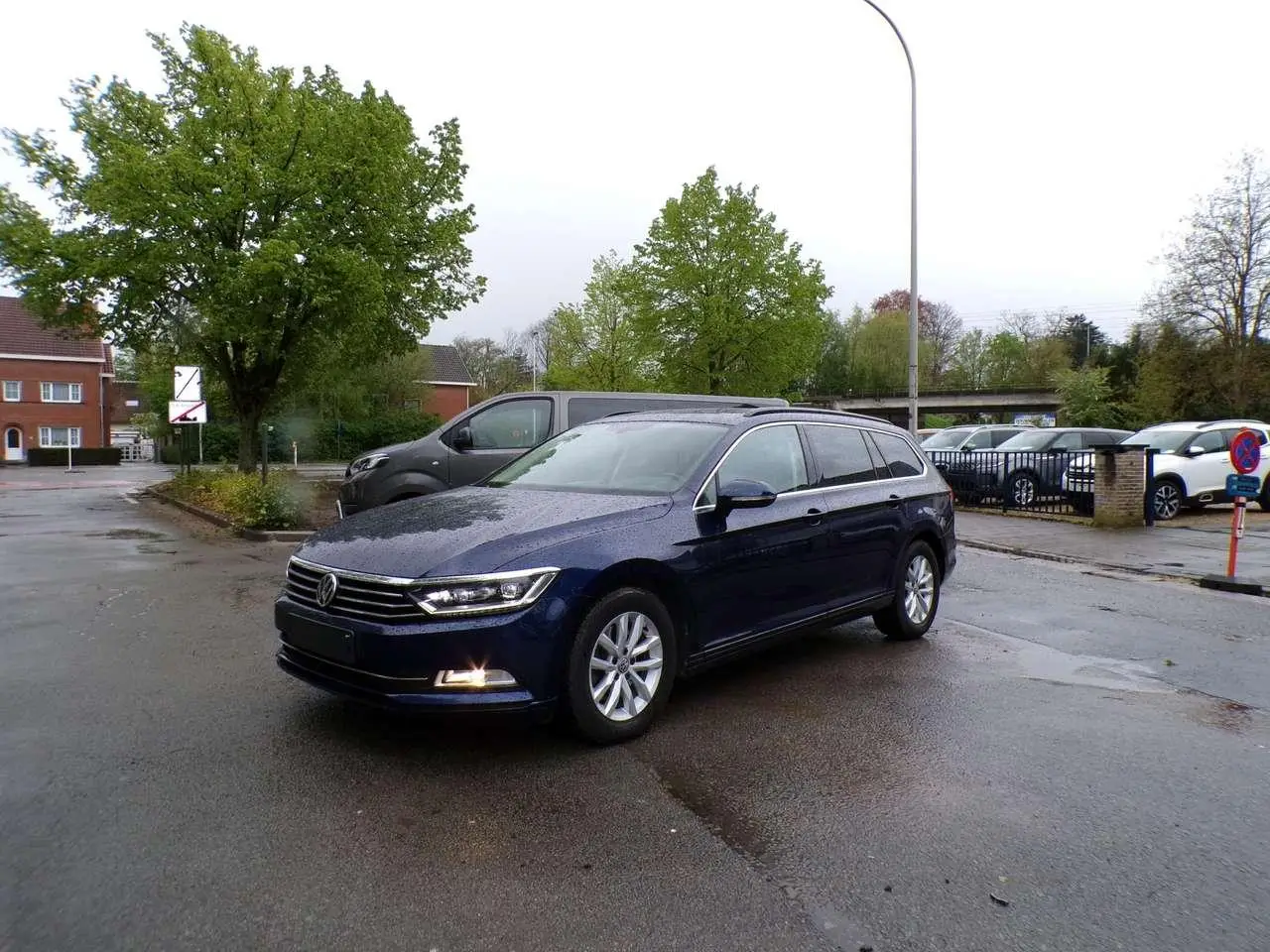 Photo 1 : Volkswagen Passat 2019 Petrol