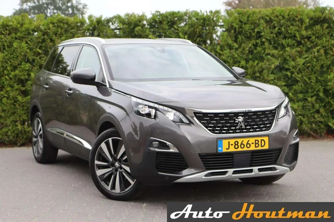 Photo 1 : Peugeot 5008 2020 Petrol