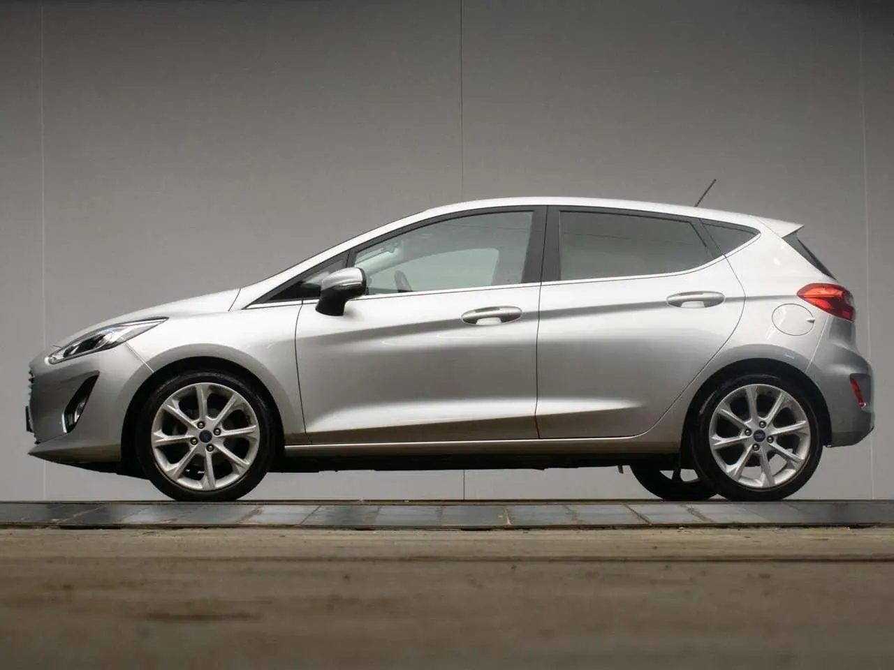 Photo 1 : Ford Fiesta 2017 Petrol