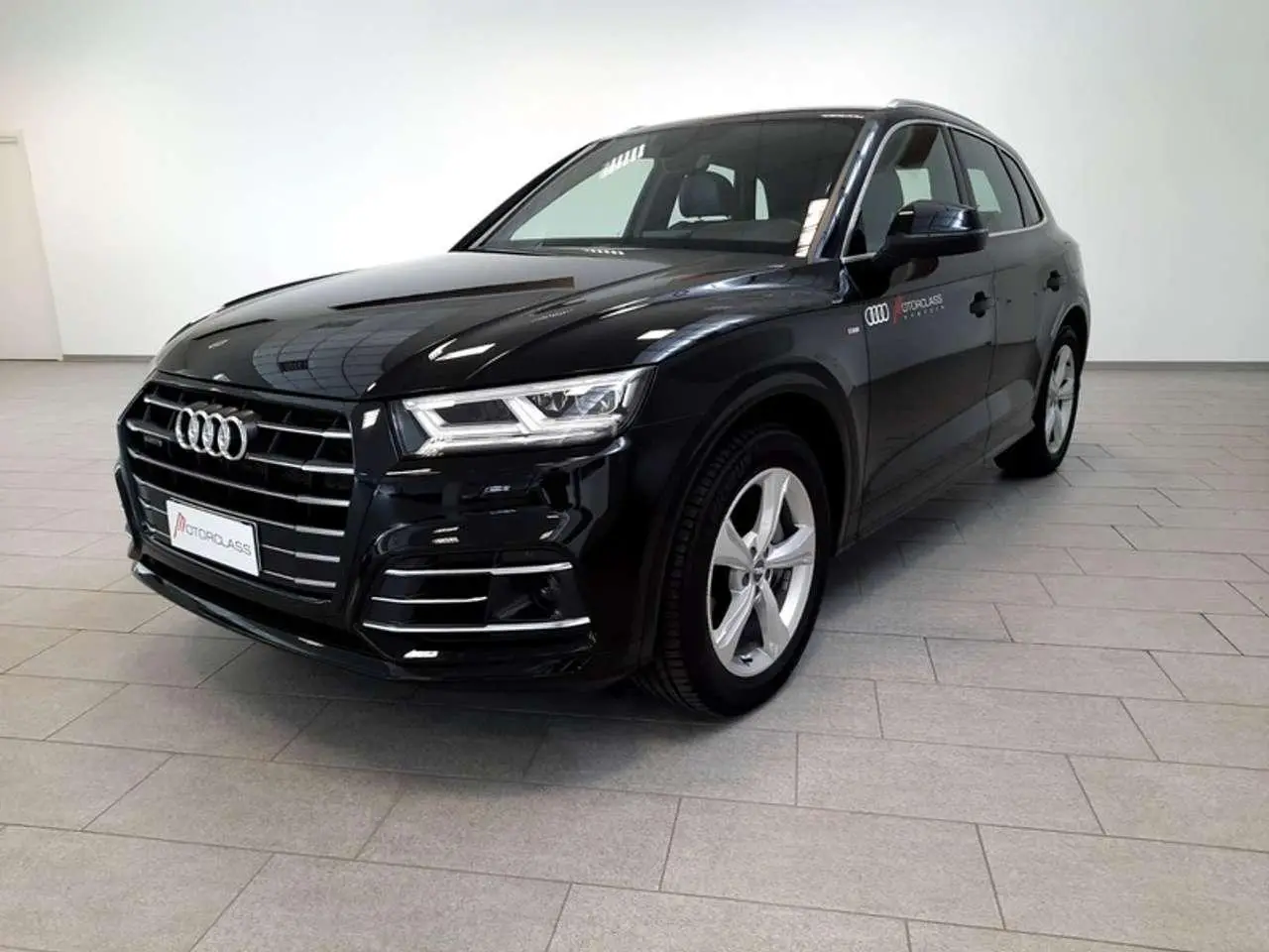 Photo 1 : Audi Q5 2019 Hybrid