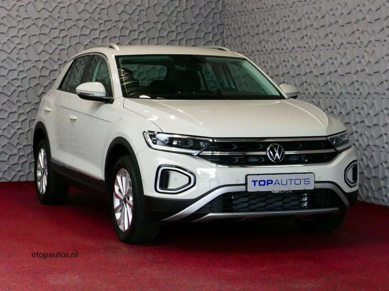 Photo 1 : Volkswagen T-roc 2023 Essence