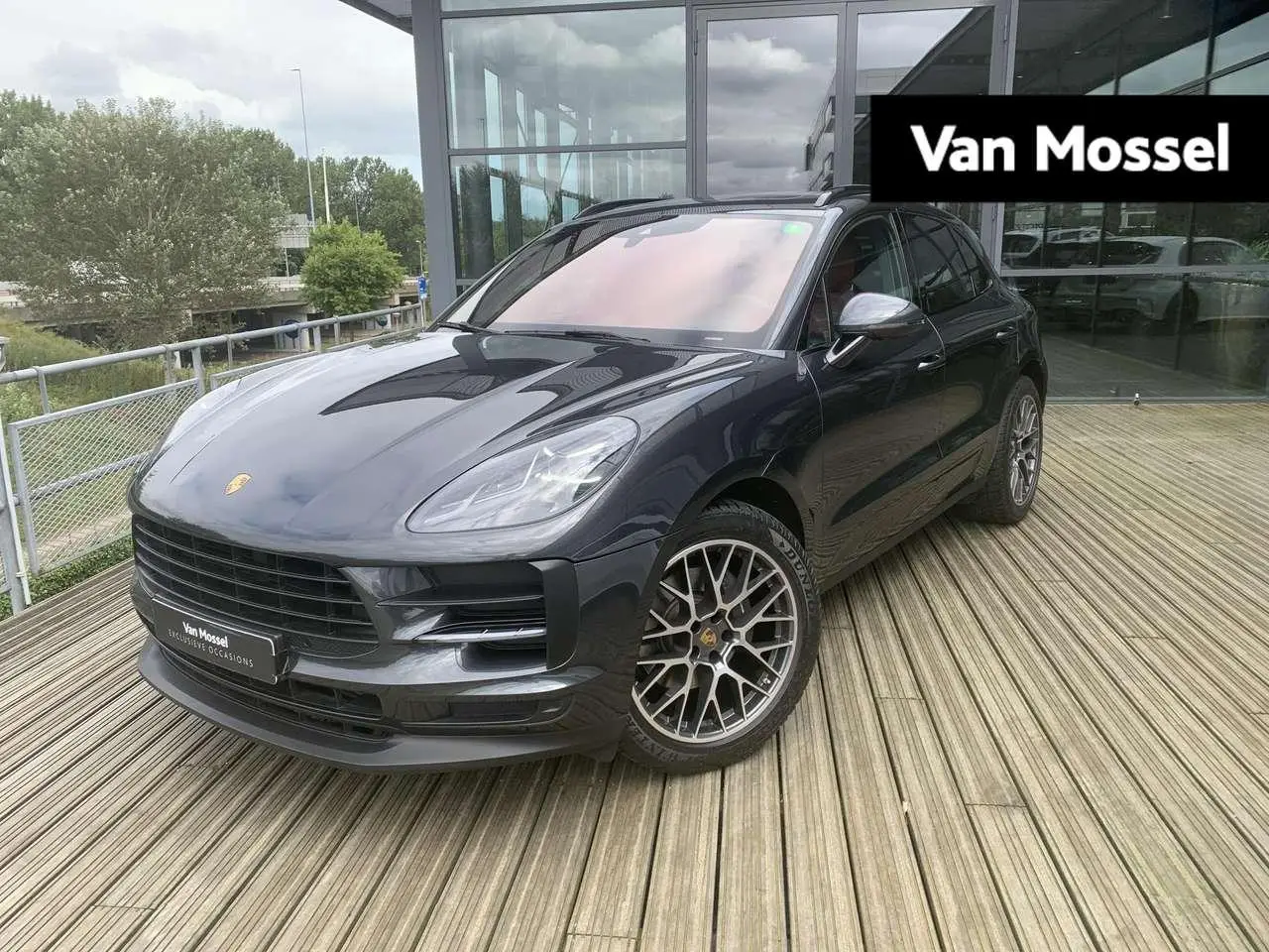 Photo 1 : Porsche Macan 2019 Essence