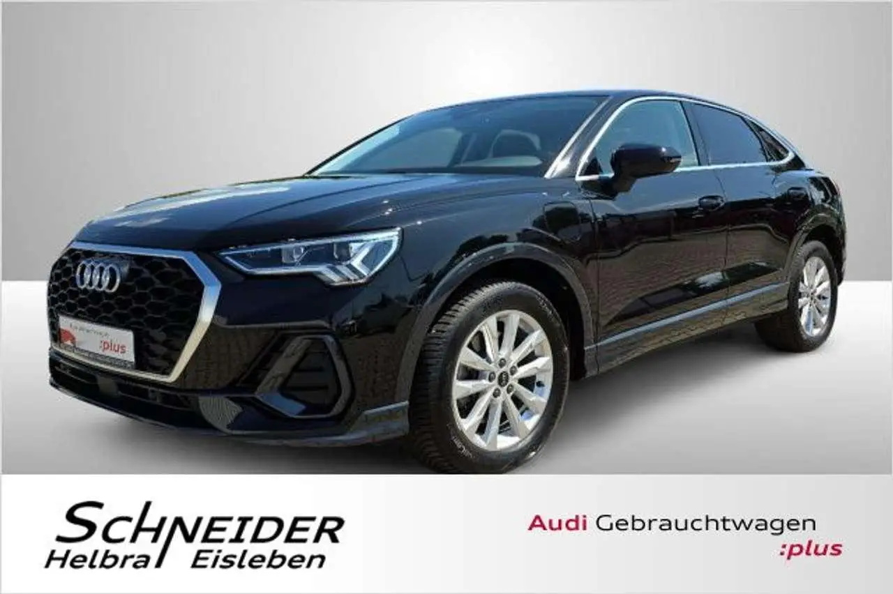 Photo 1 : Audi Q3 2022 Hybrid