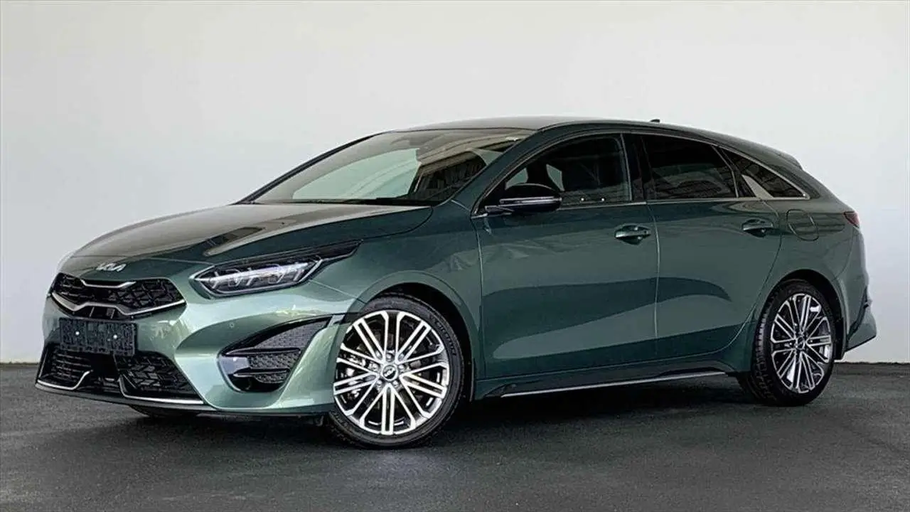 Photo 1 : Kia Proceed 2024 Petrol