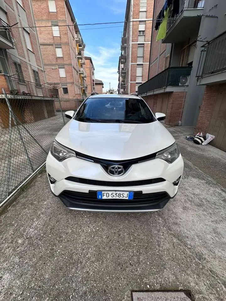 Photo 1 : Toyota Rav4 2016 Diesel