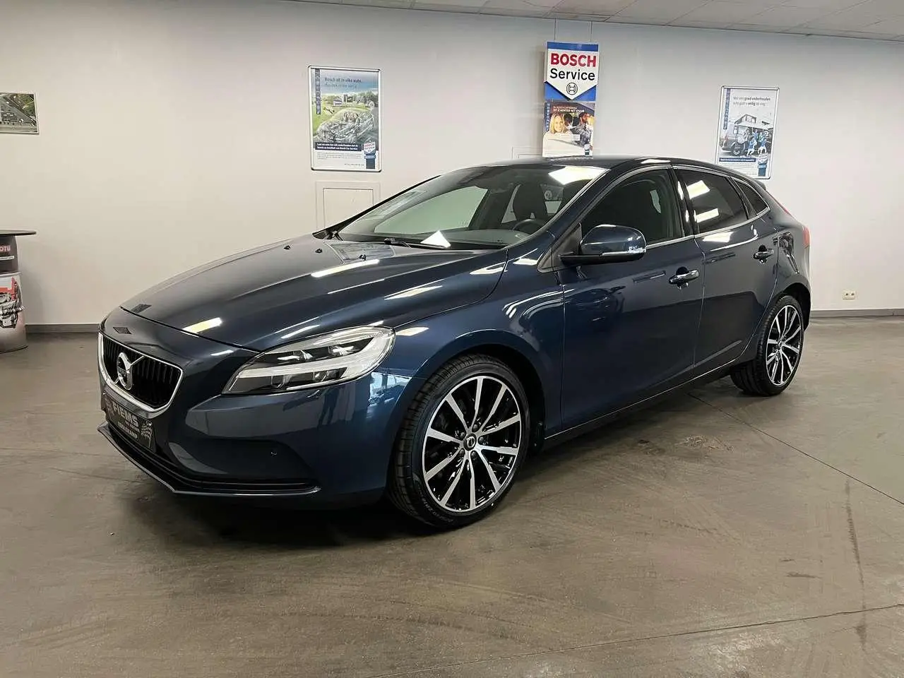 Photo 1 : Volvo V40 2019 Petrol