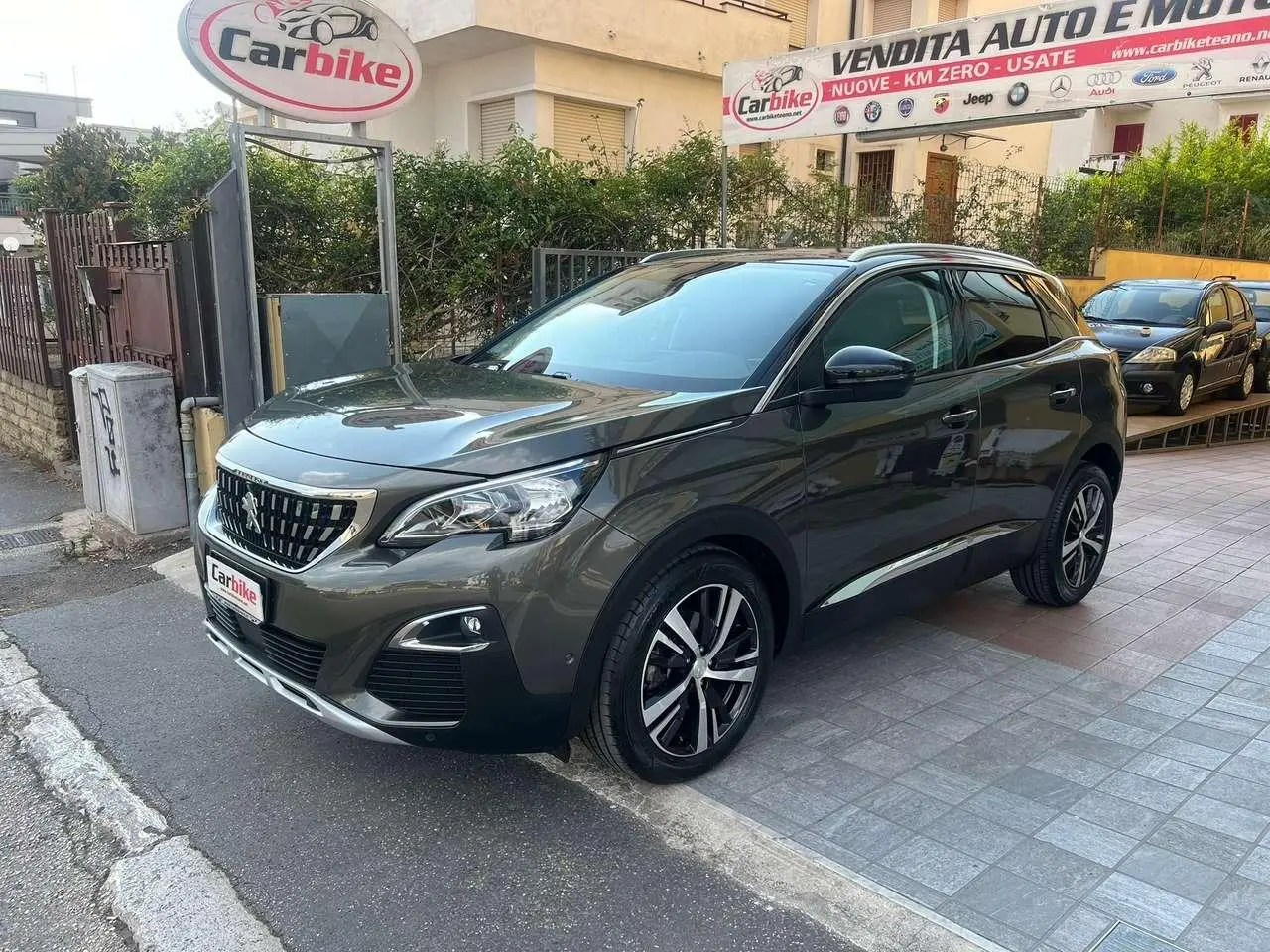 Photo 1 : Peugeot 3008 2019 Diesel