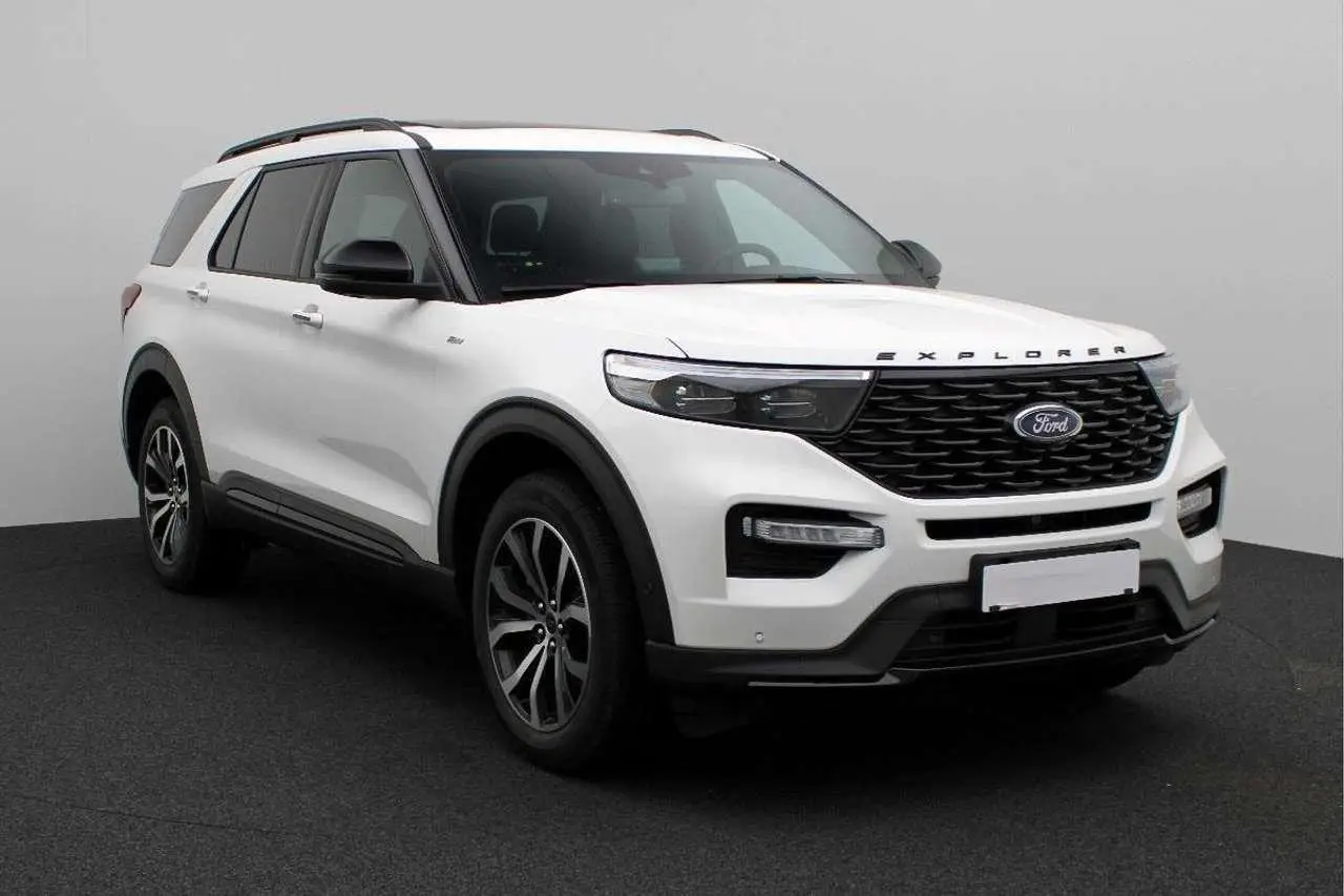 Photo 1 : Ford Explorer 2023 Hybride