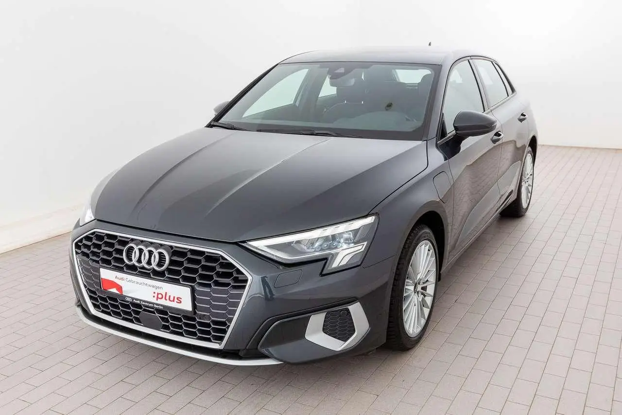 Photo 1 : Audi A3 2022 Hybride