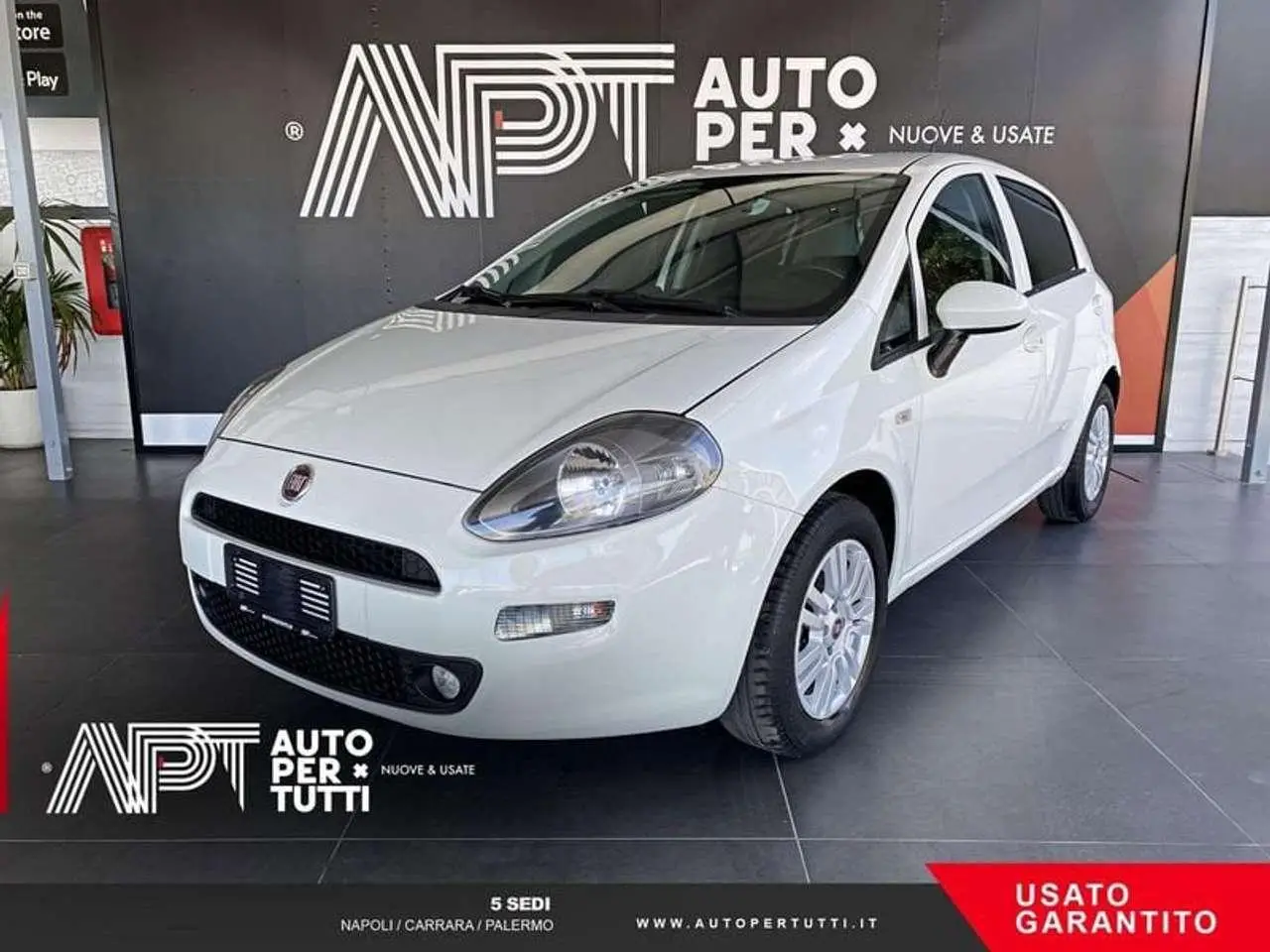 Photo 1 : Fiat Punto 2018 Petrol