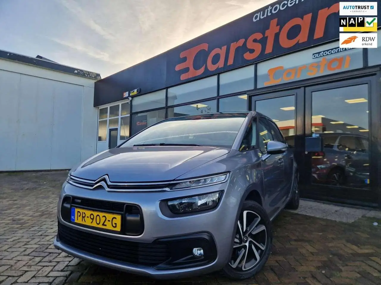 Photo 1 : Citroen C4 2017 Petrol