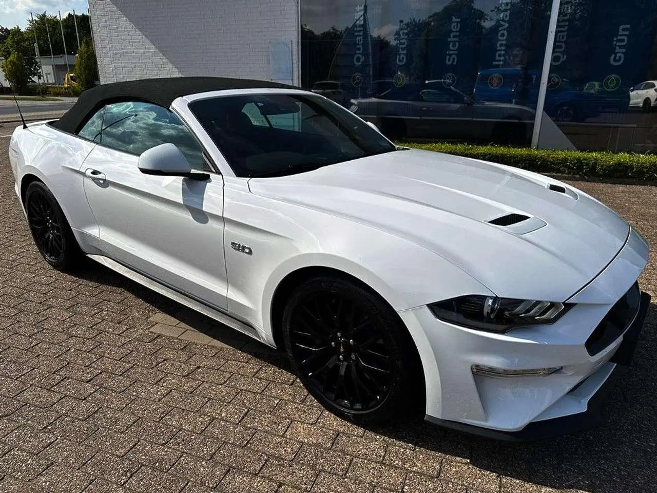 Photo 1 : Ford Mustang 2018 Petrol