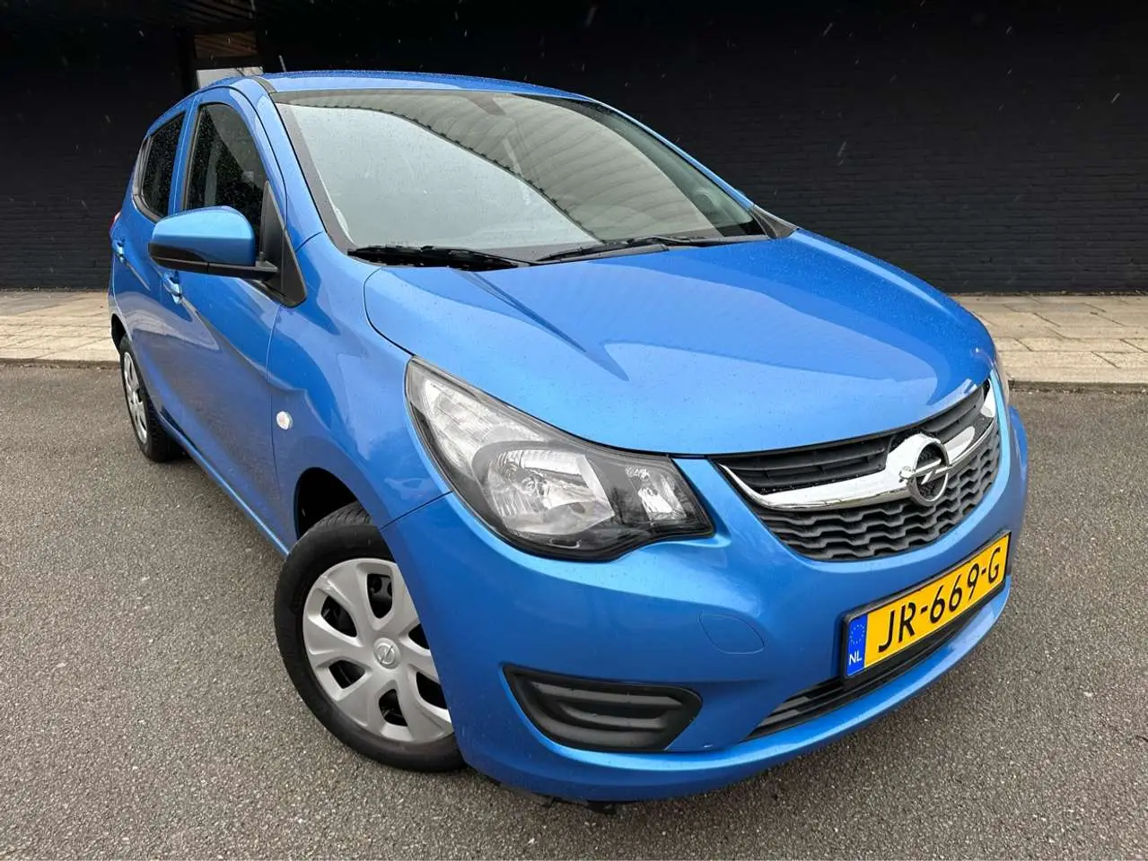 Photo 1 : Opel Karl 2016 Petrol