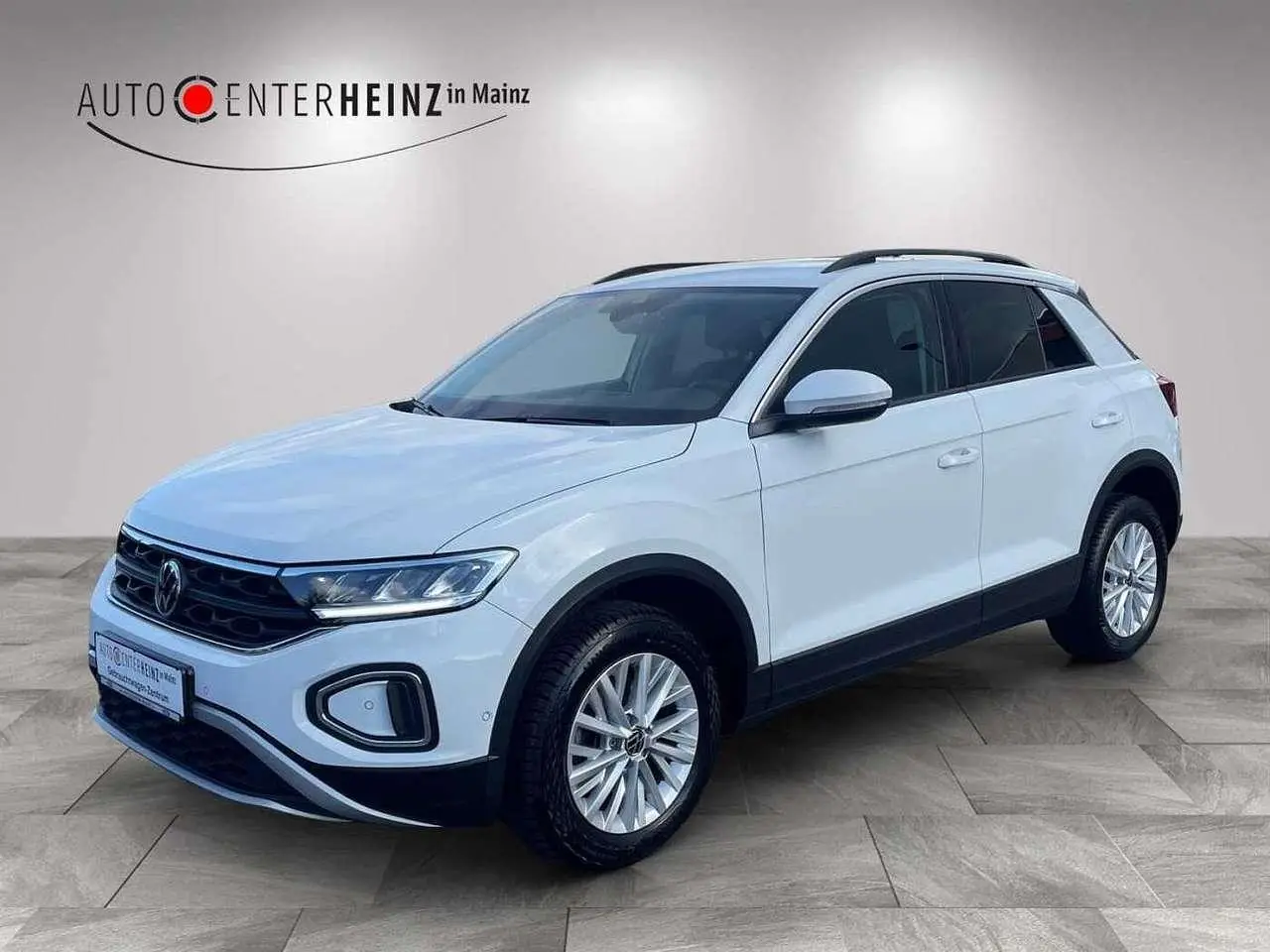 Photo 1 : Volkswagen T-roc 2022 Essence