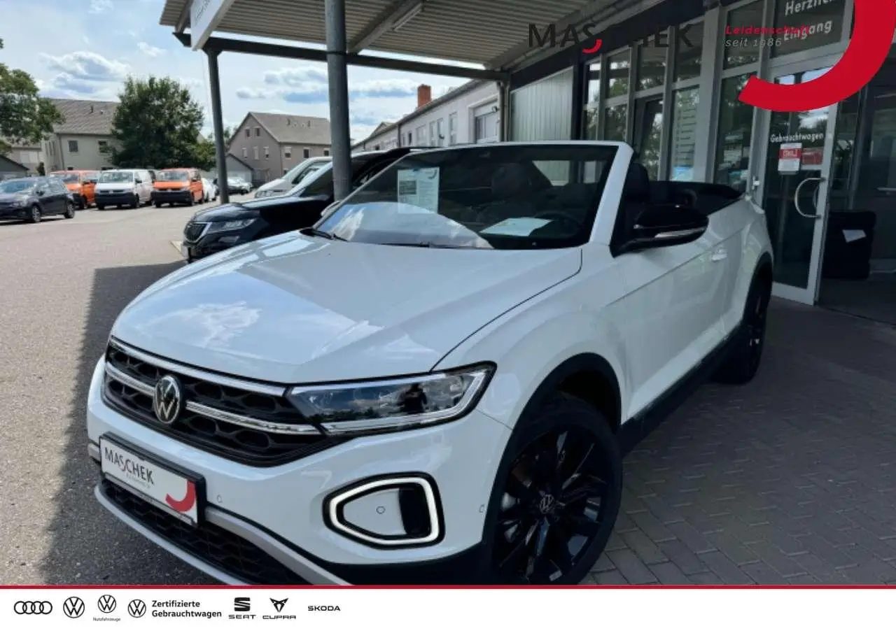 Photo 1 : Volkswagen T-roc 2023 Essence