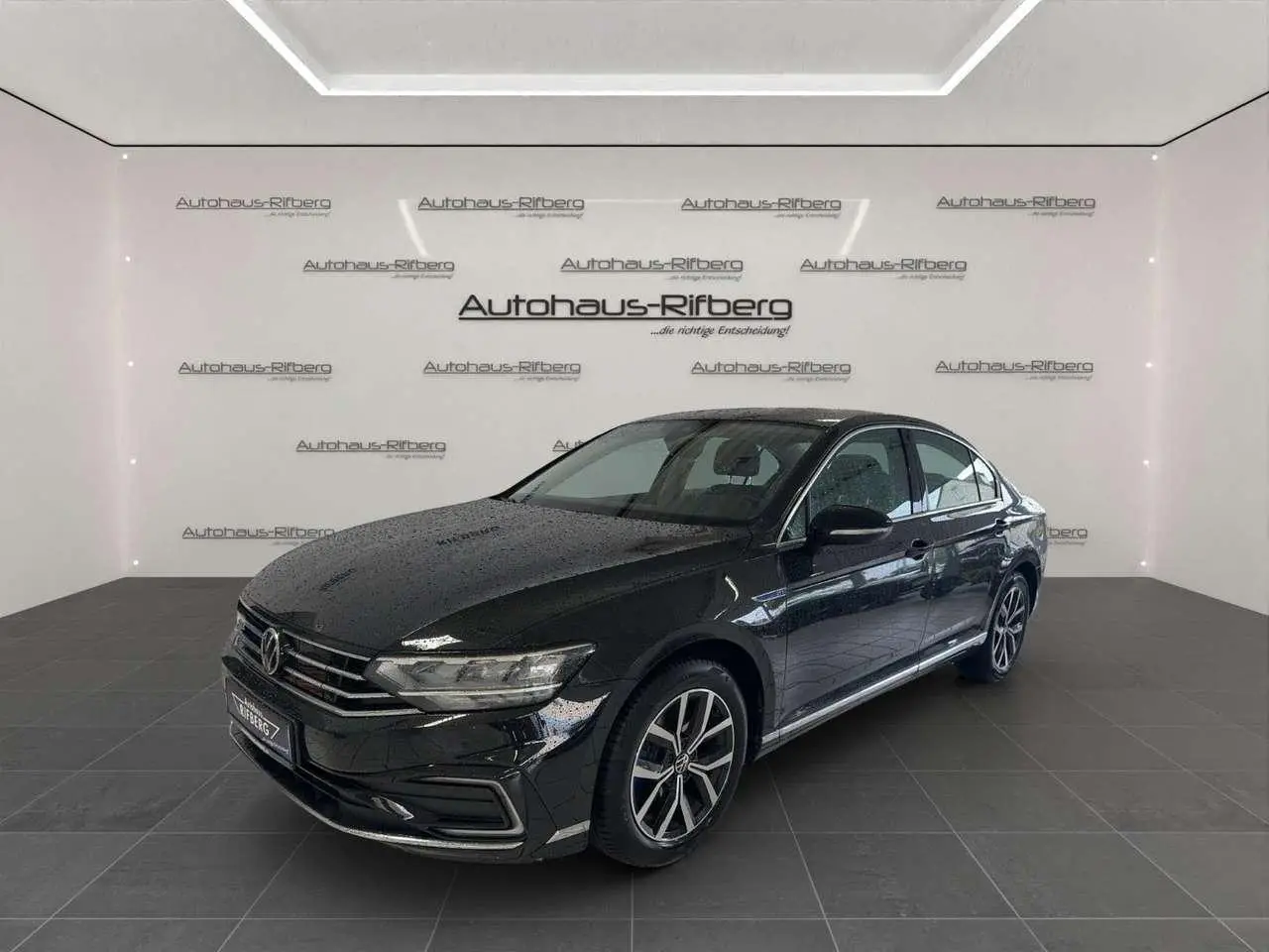 Photo 1 : Volkswagen Passat 2021 Hybride