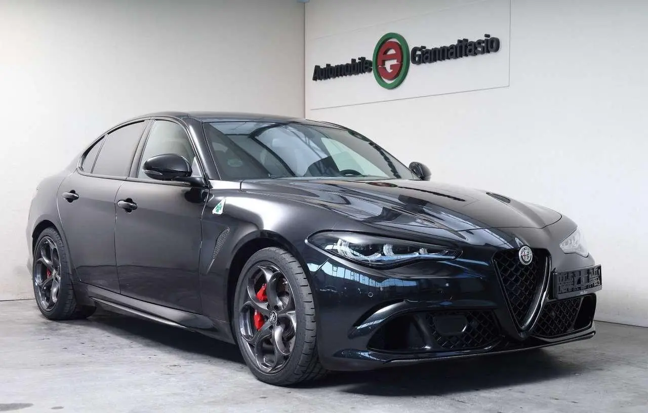 Photo 1 : Alfa Romeo Giulia 2023 Essence