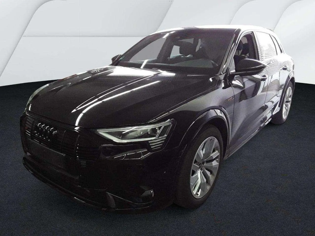 Photo 1 : Audi E-tron 2022 Electric