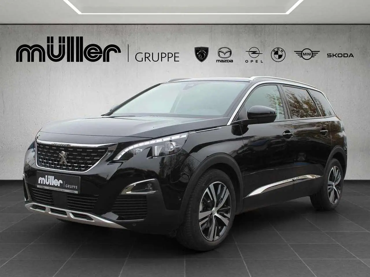 Photo 1 : Peugeot 5008 2019 Essence