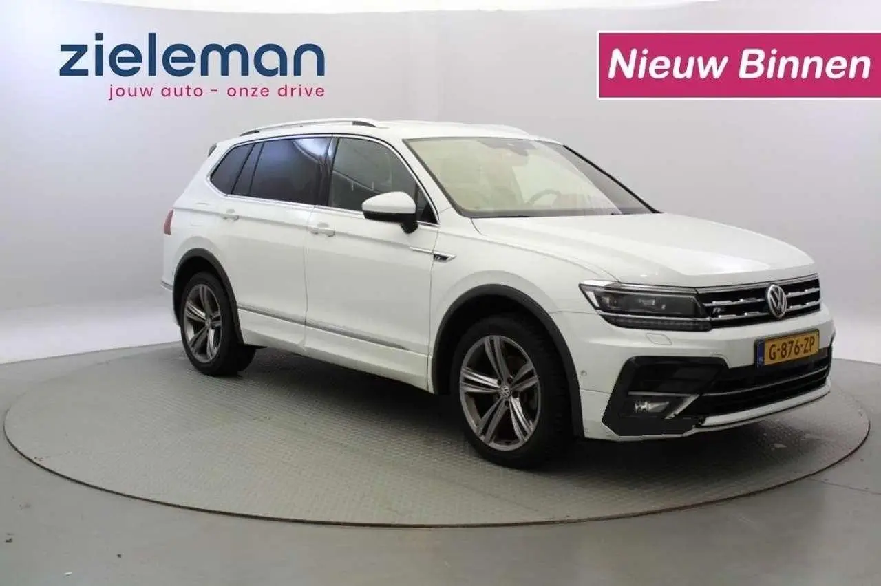 Photo 1 : Volkswagen Tiguan 2020 Petrol