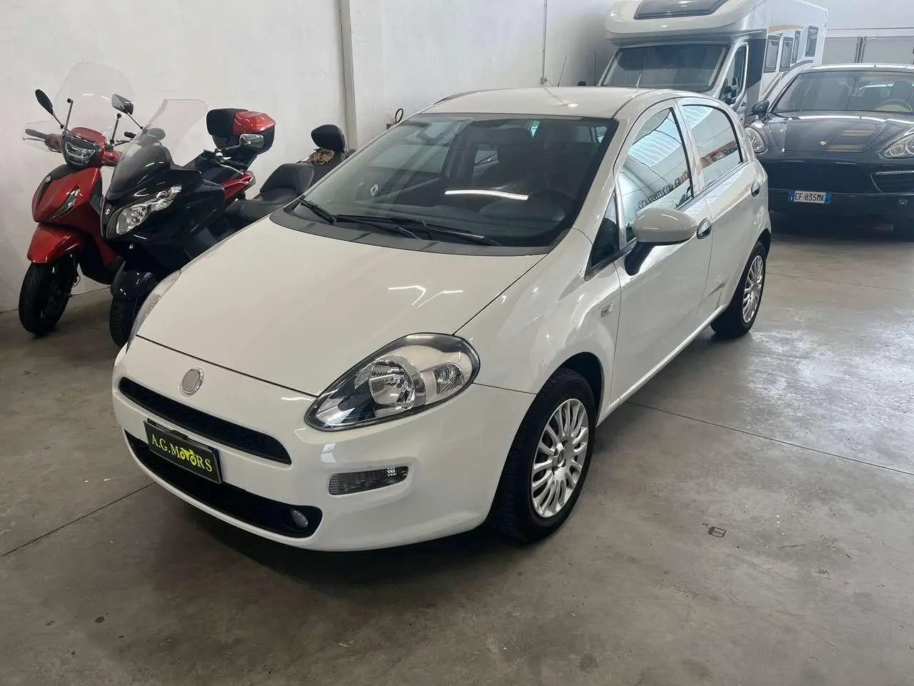 Photo 1 : Fiat Punto 2017 Petrol