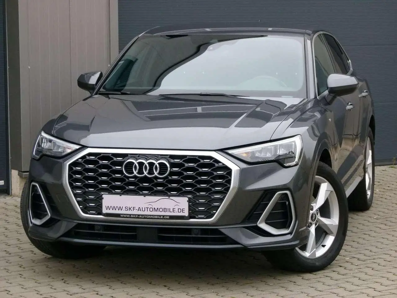 Photo 1 : Audi Q3 2021 Essence