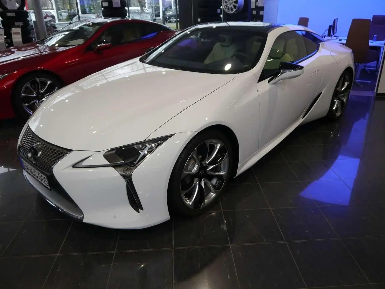 Photo 1 : Lexus Lc 2017 Petrol