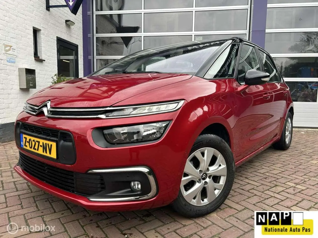 Photo 1 : Citroen C4 2018 Petrol