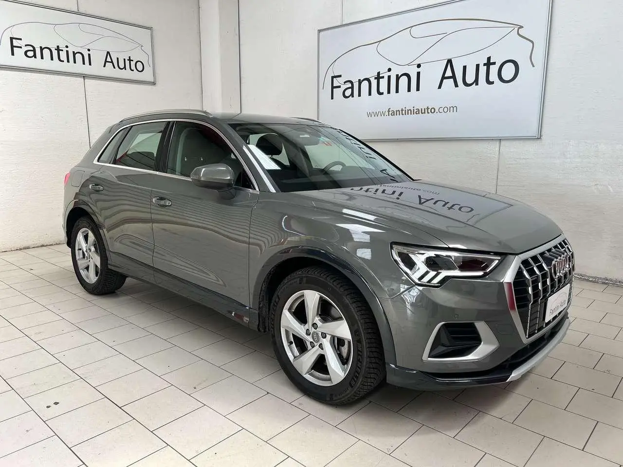 Photo 1 : Audi Q3 2019 Petrol