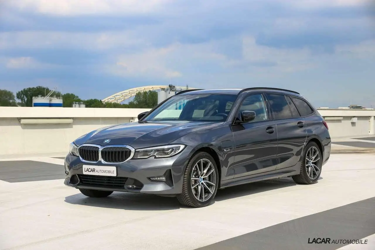 Photo 1 : Bmw Serie 3 2021 Hybrid